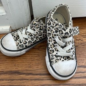 Converse toddler leopard print sneakers